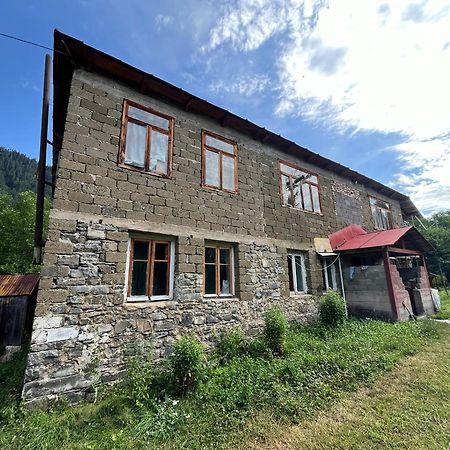 Tsknari Oda Oni Екстериор снимка