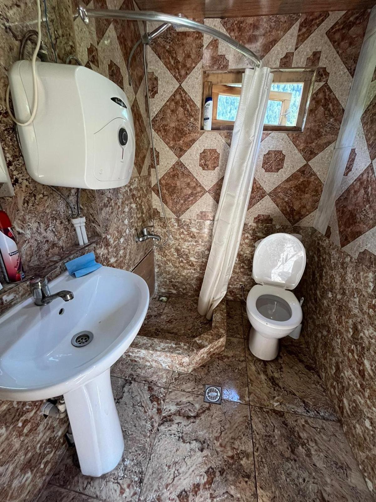 Tsknari Oda Oni Екстериор снимка